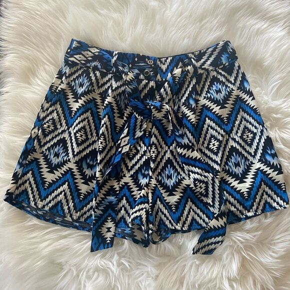 Monteau High Waist Front Tie Tribal Print Shorts Blue Color Size Small - Picture 1 of 7